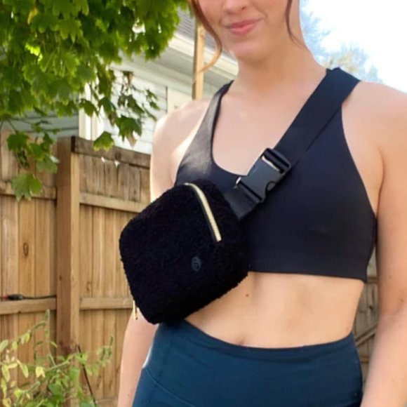 Sherpa Bag | Black Crossbody - Picture 1 of 5